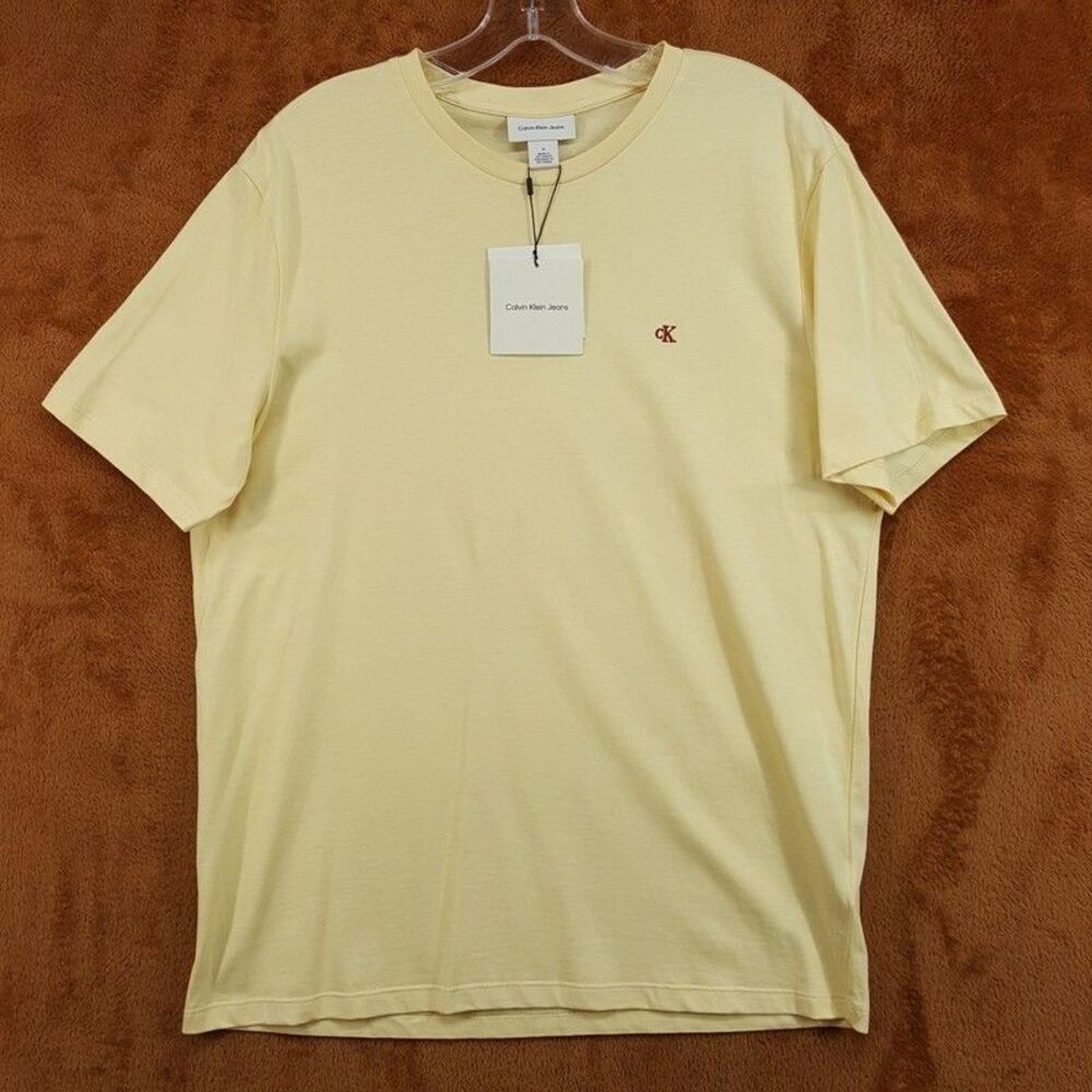 CALVIN KLEIN Shirt Mens Medium Yellow Pullover Crew CK Logo 100% Cotton